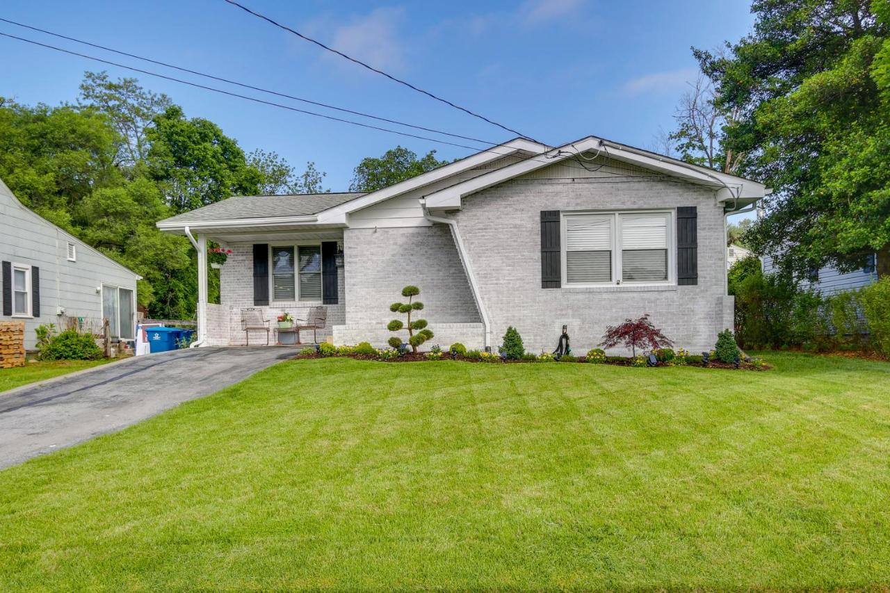 Pet-Friendly Berryville Home Walk To Main Street! Exterior photo