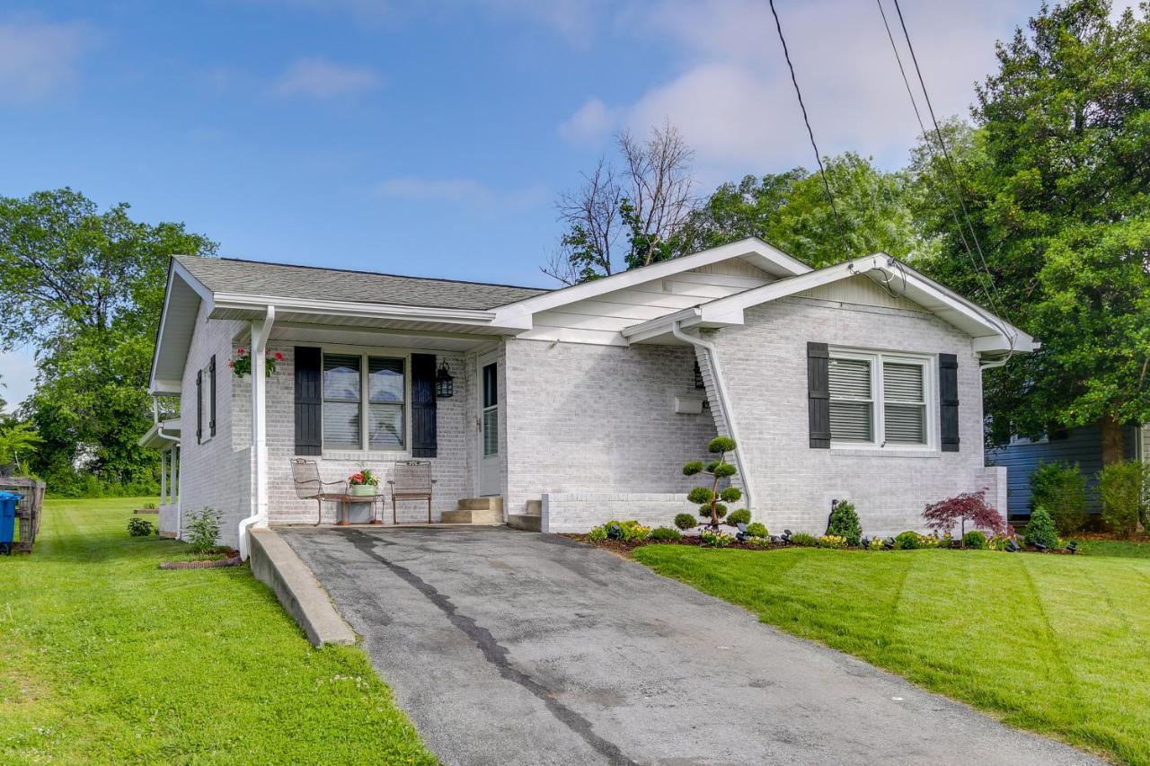 Pet-Friendly Berryville Home Walk To Main Street! Exterior photo